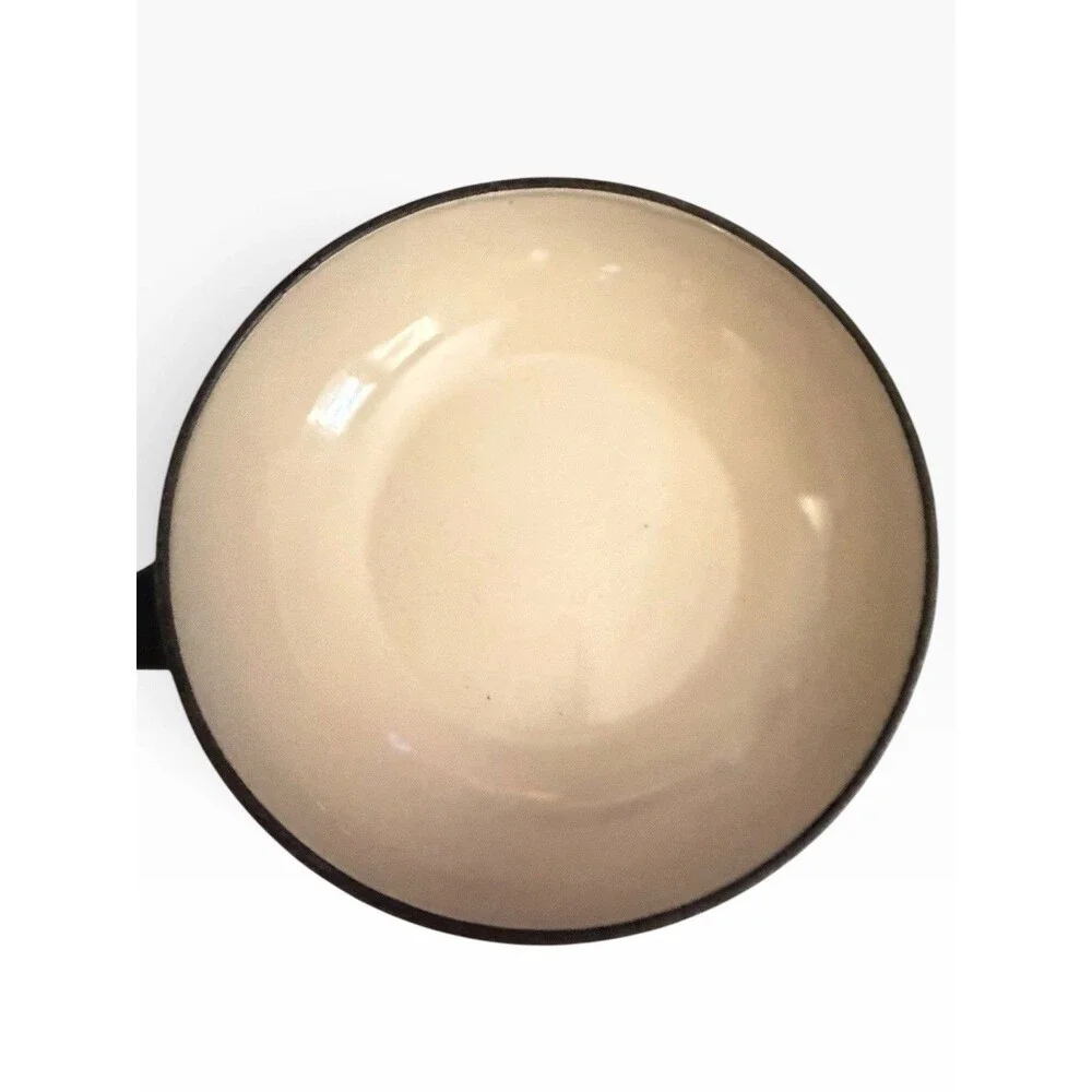 Le Creuset Omelette and Egg Pan Black & Cream 6.5